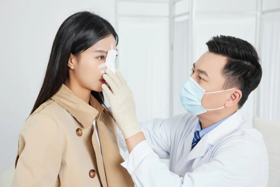 隆鼻后一直流鼻涕正不正常?隆鼻后多久可以运动健身?插图 图片
